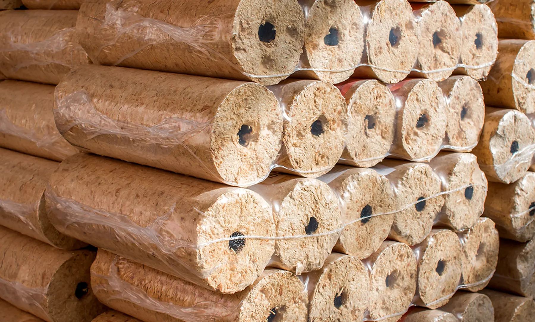 Home Bricchette di legno compresso su bancale